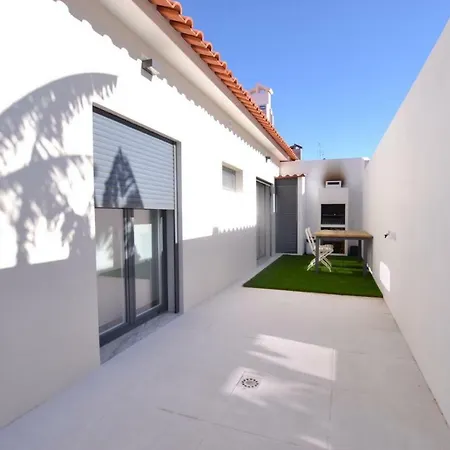 Aroeira By The Beach Semesterbostad *